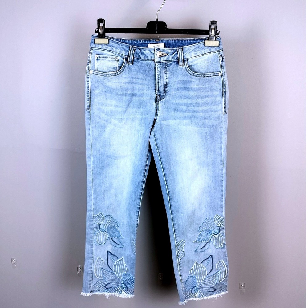 Kensie Floral Embroidered Raw Hem Cropped Jeans 8/29 Light Wash Stretch